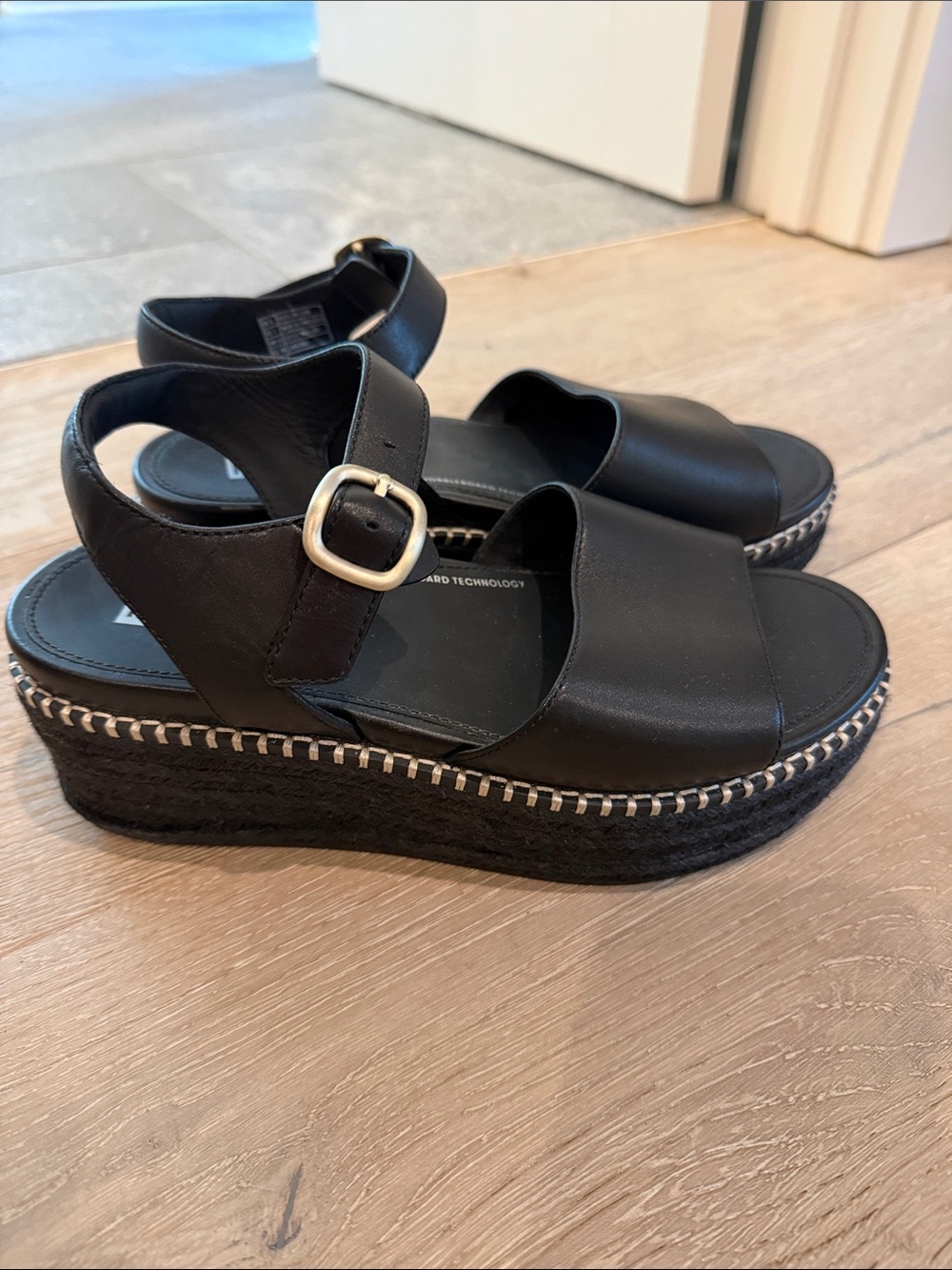 Fitflop ELOISE Espadrille Leather Back-Strap Wedge Sandals. Size 7